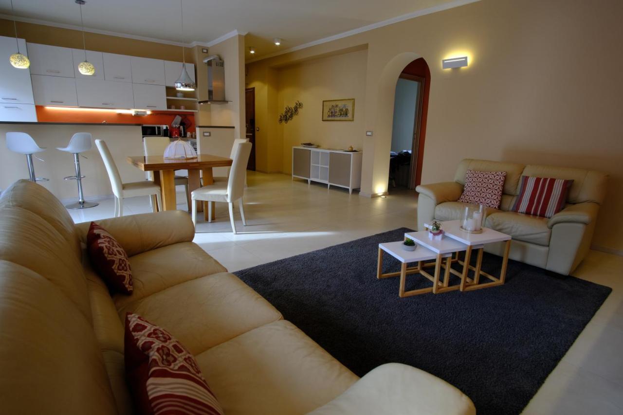 אאוסטה La Maison Du Boulevard מראה חיצוני תמונה
